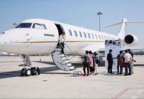 第二屆中國廣州商務航空展開幕，十幾家世界頂級公務機進行展示